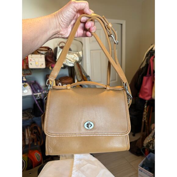 Vintage Coach Court Bag in Camel Nickel hardware HTF - Picture 1 of 8